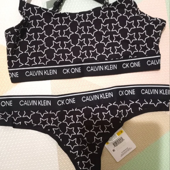 CALVIN KLEIN BRA AND MATCHING THONG SIZE M - Picture 2 of 8